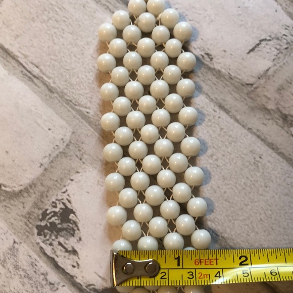Talbots 80’s style white beaded cuff toggle clasp - Picture 9 of 9